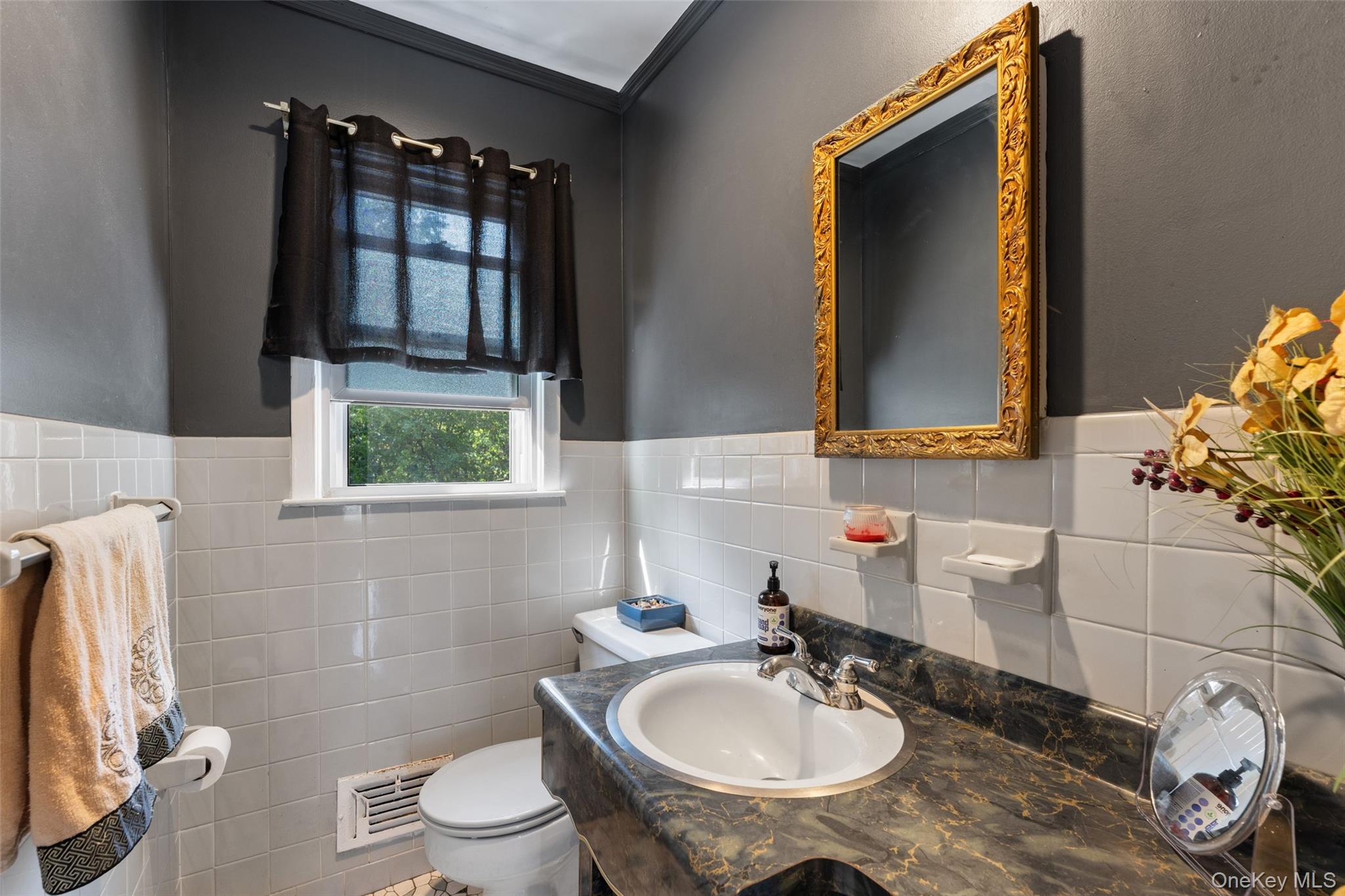 16 Cadillac Drive Property Photo 14