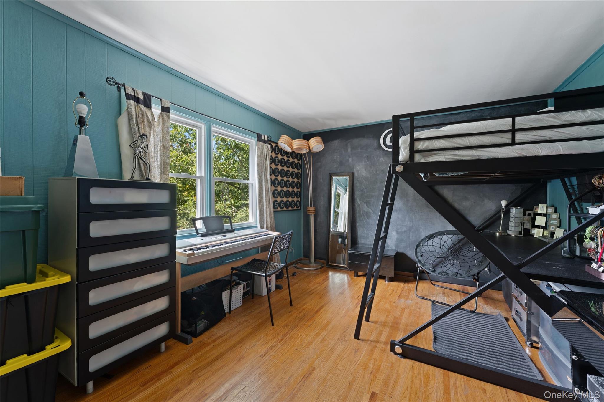 16 Cadillac Drive Property Photo 18