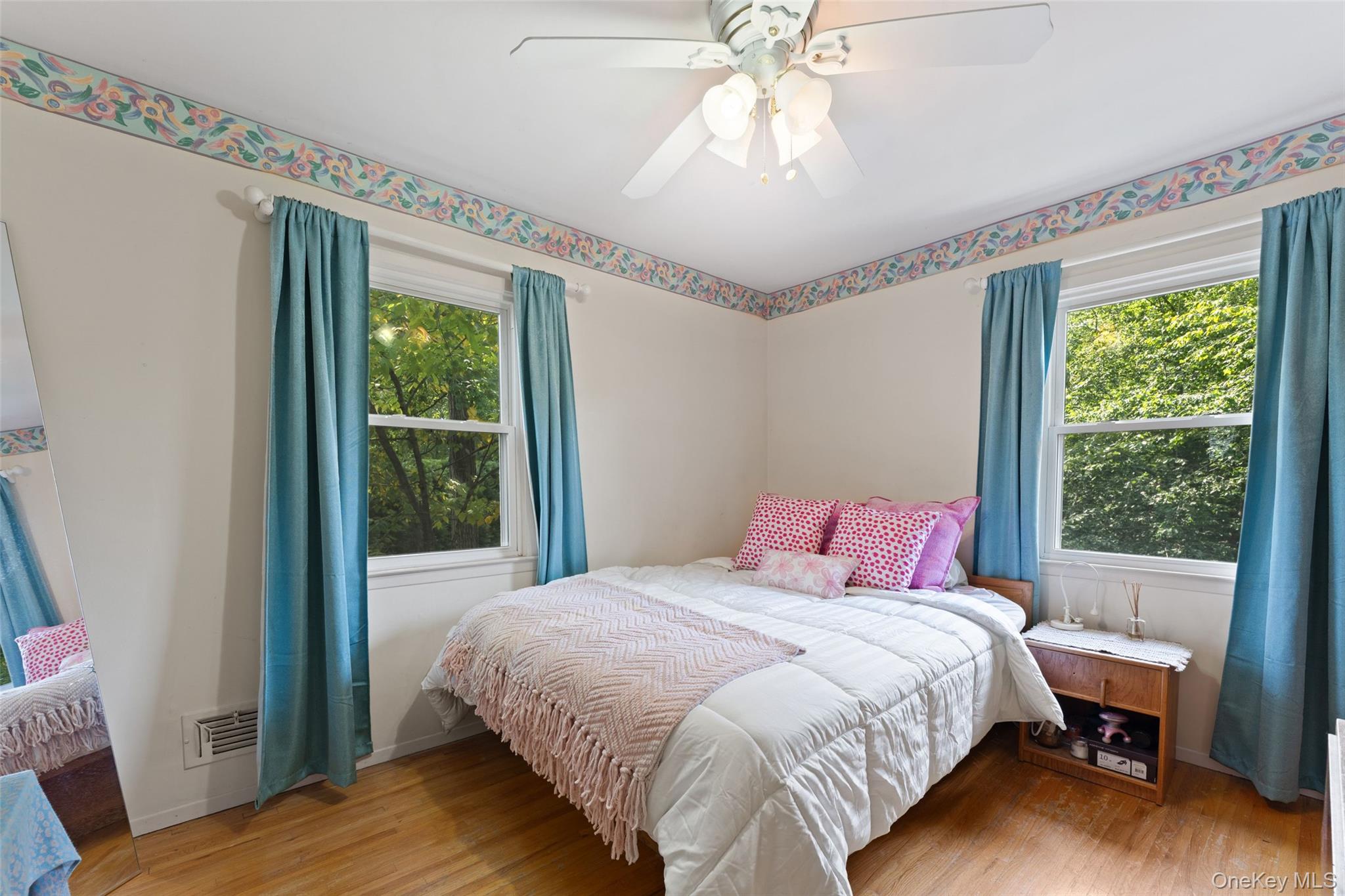 16 Cadillac Drive Property Photo 19