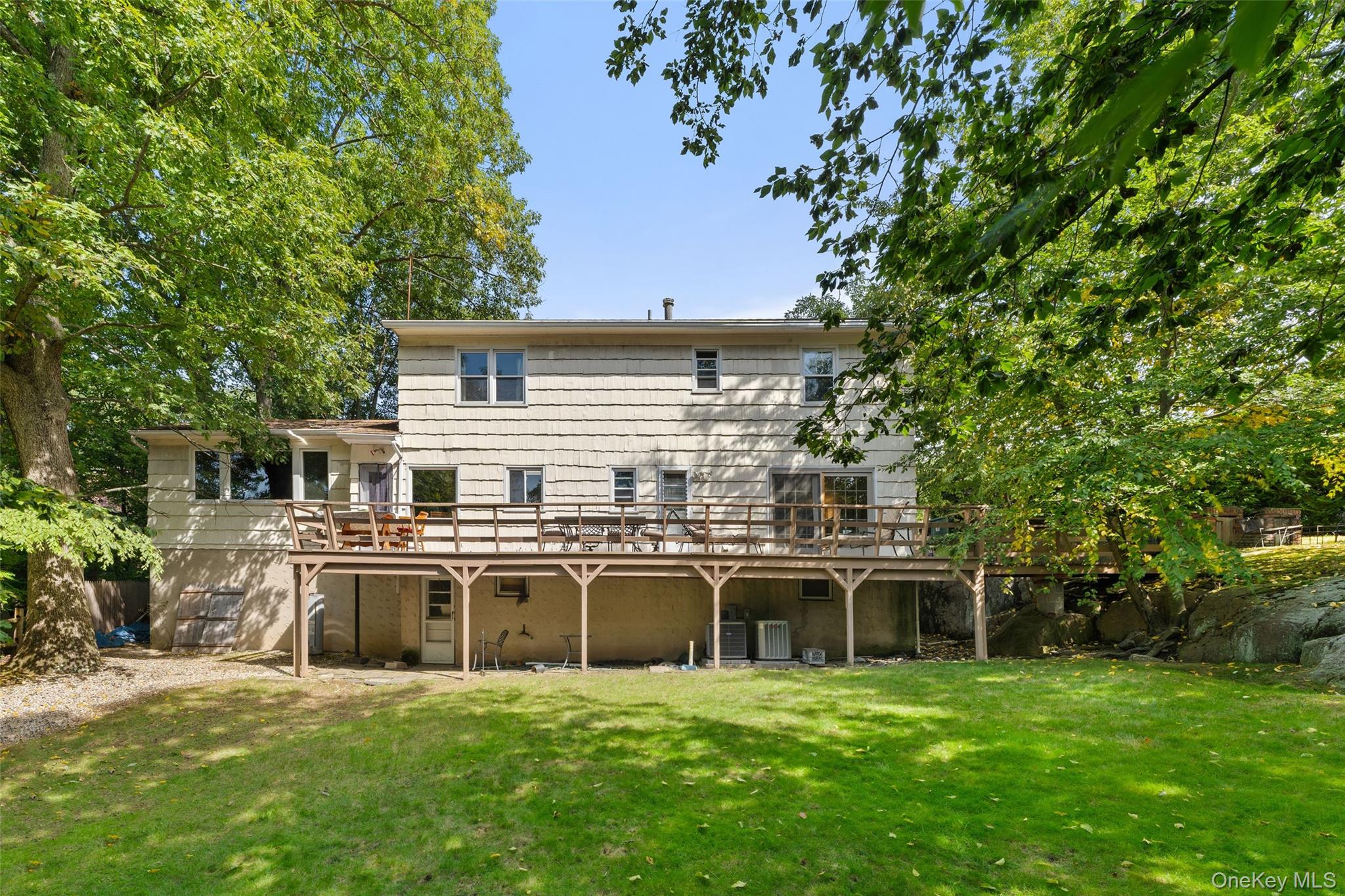 16 Cadillac Drive Property Photo 27