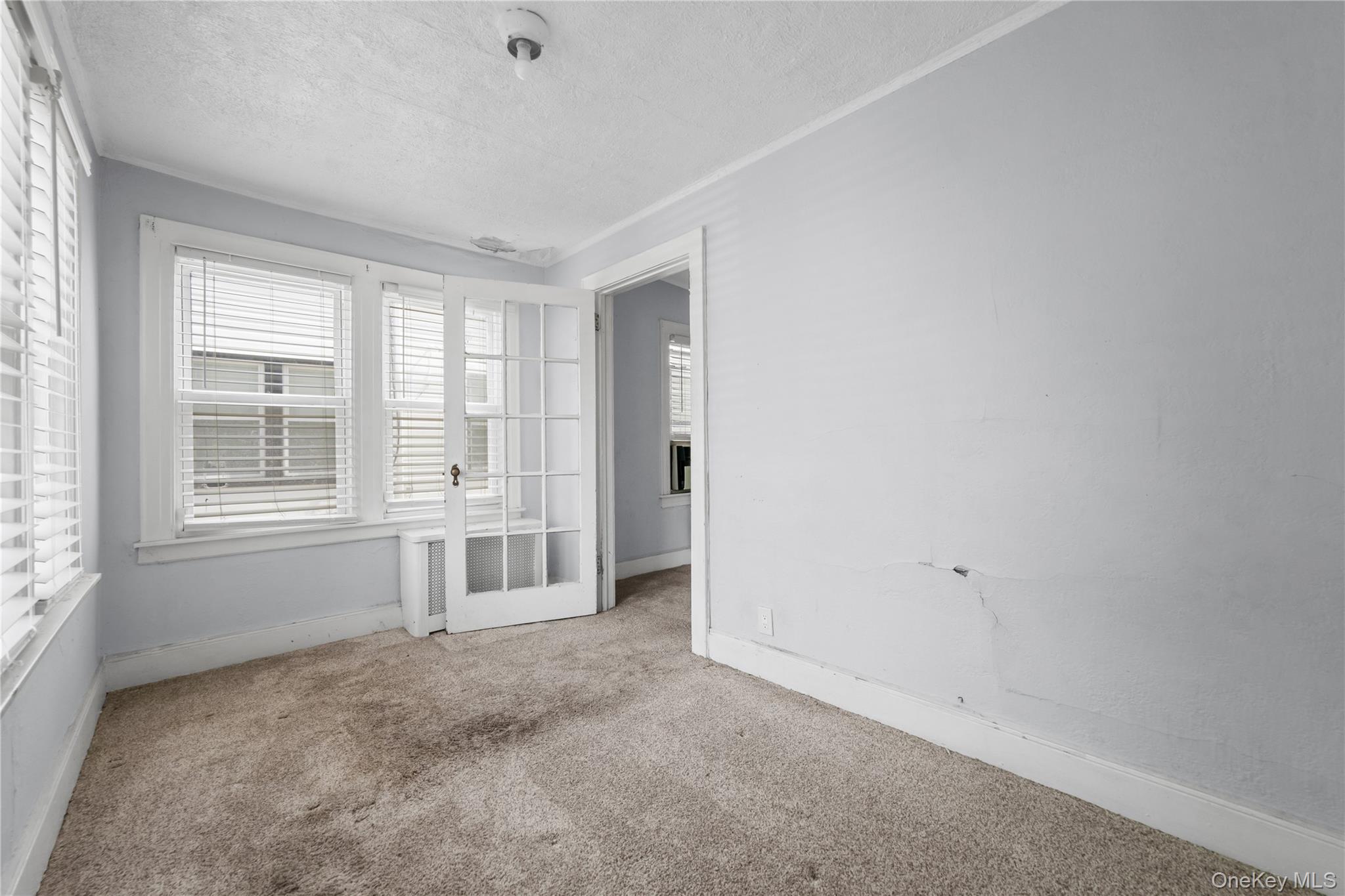 231-08 Mentone Avenue Property Photo 6