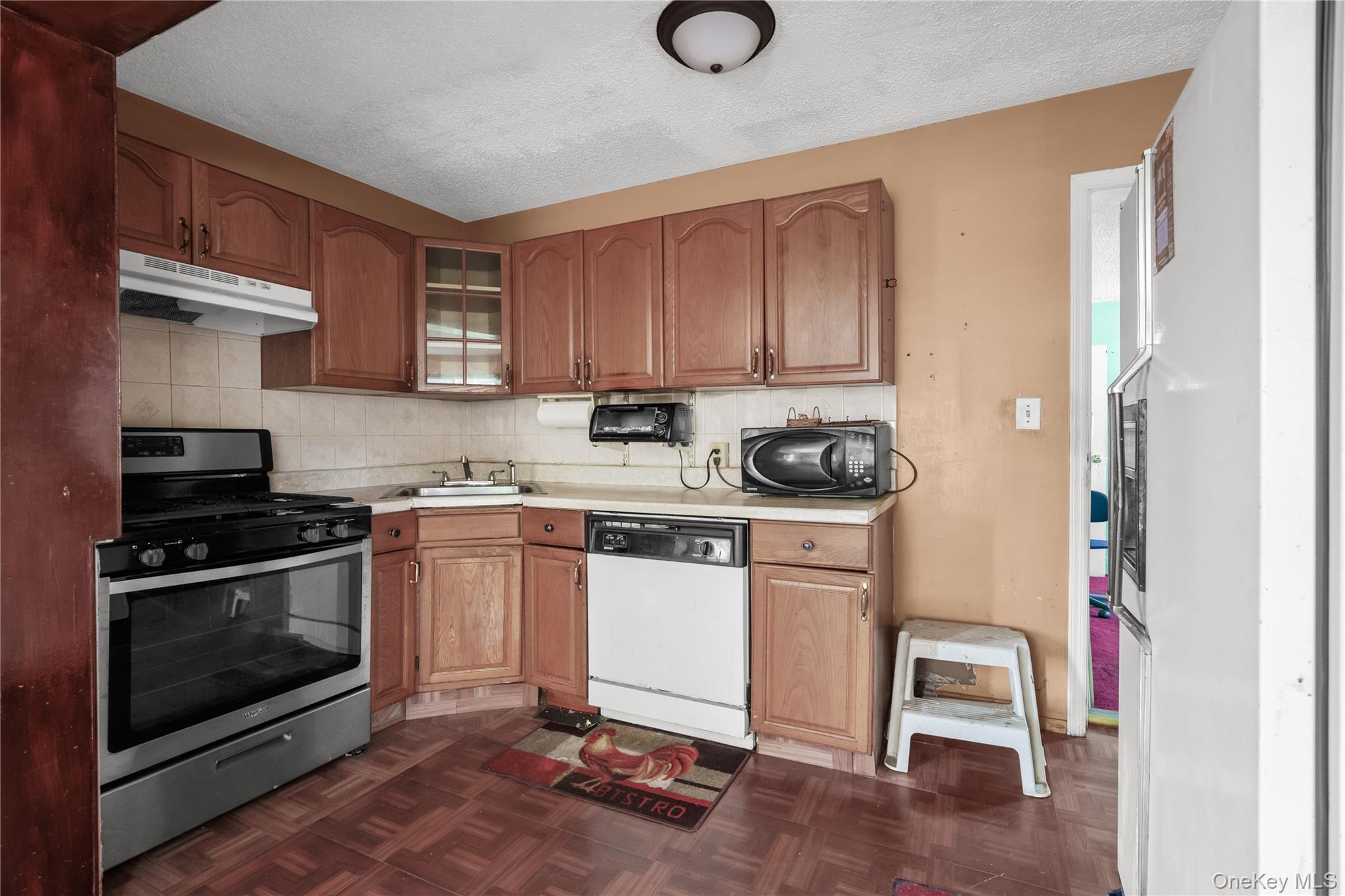 231-08 Mentone Avenue Property Photo 13