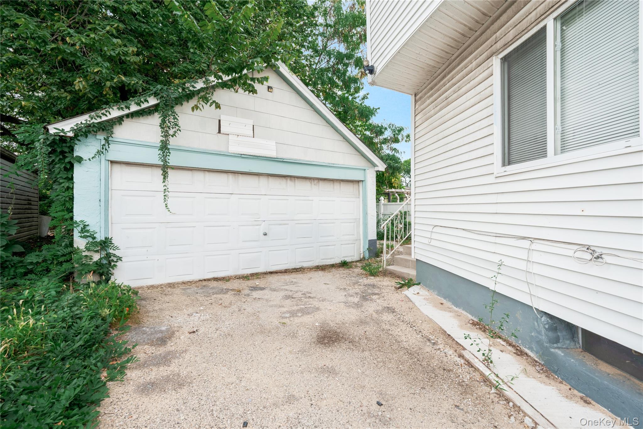 231-08 Mentone Avenue Property Photo 25