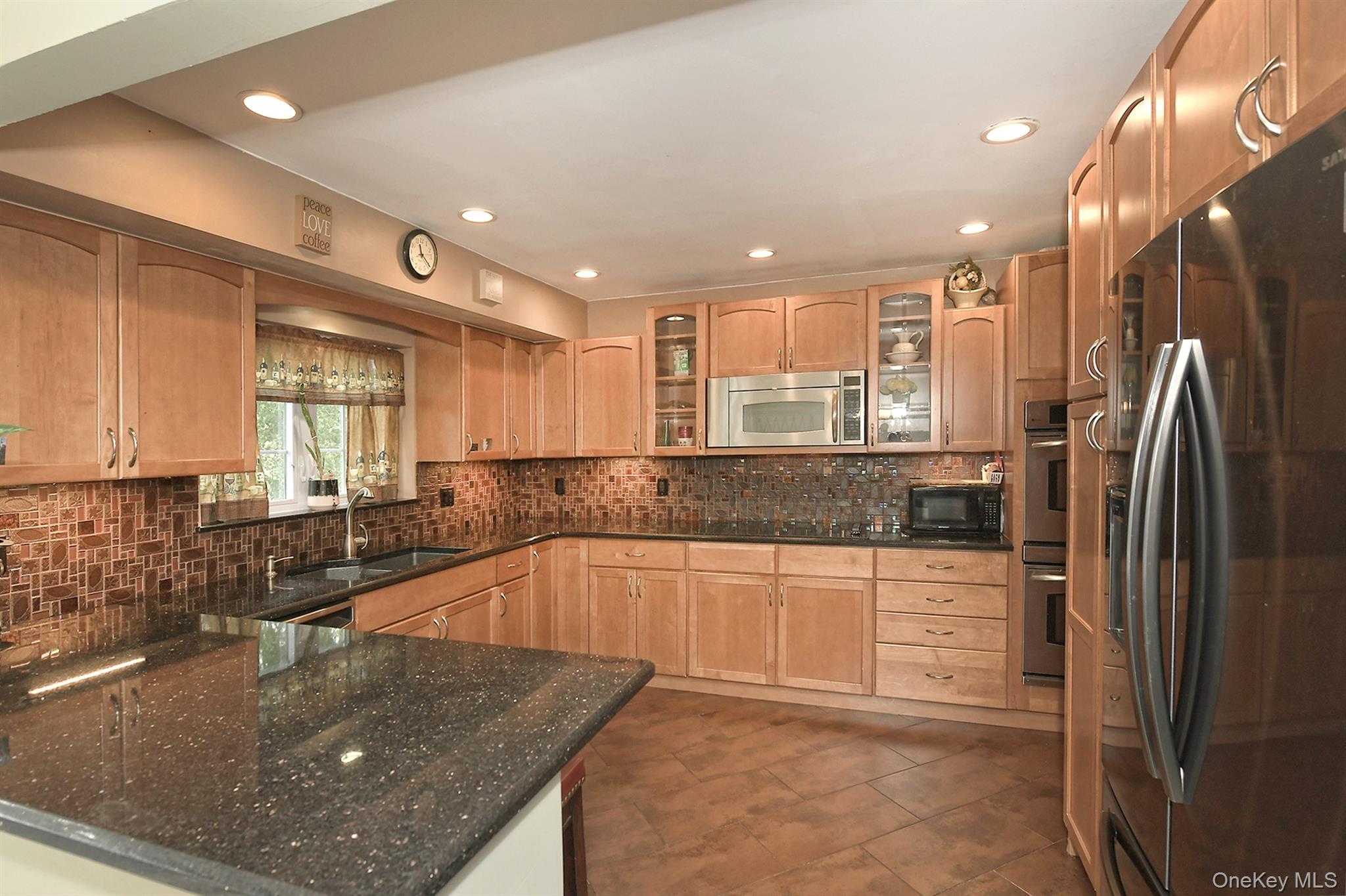 245 N Fulton Avenue Property Photo 11