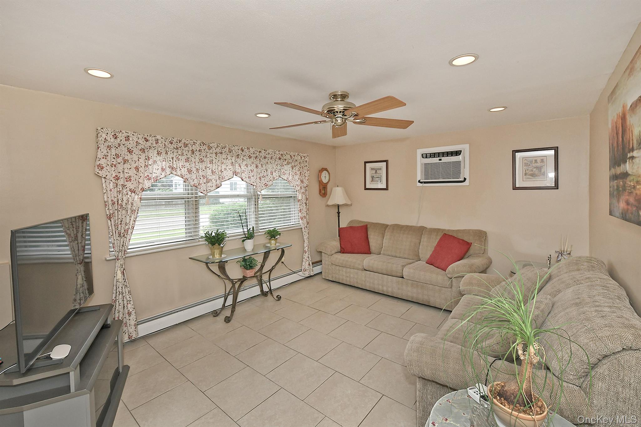 245 N Fulton Avenue Property Photo 20