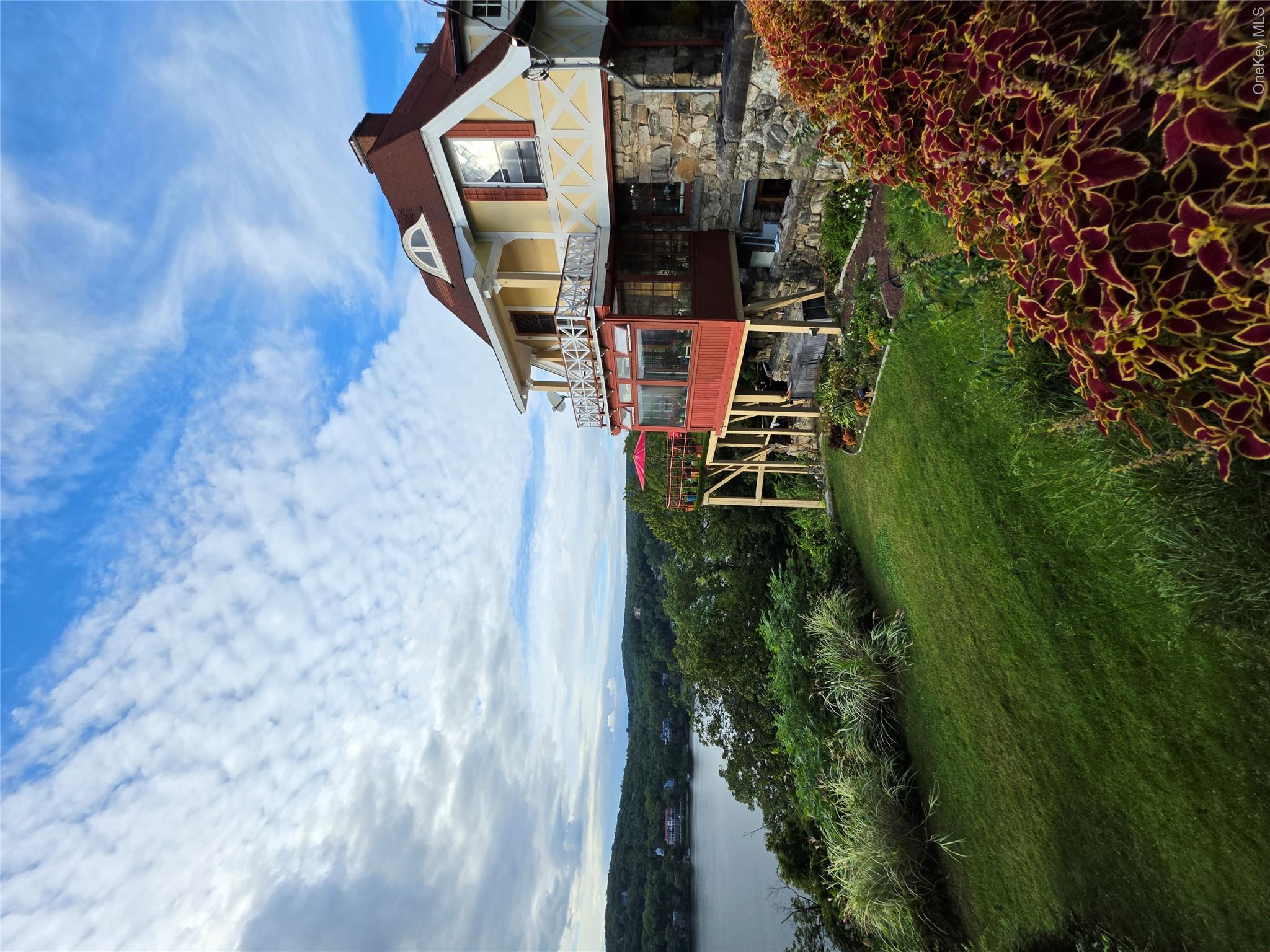 44 Tower Hill Loop Property Photo 3