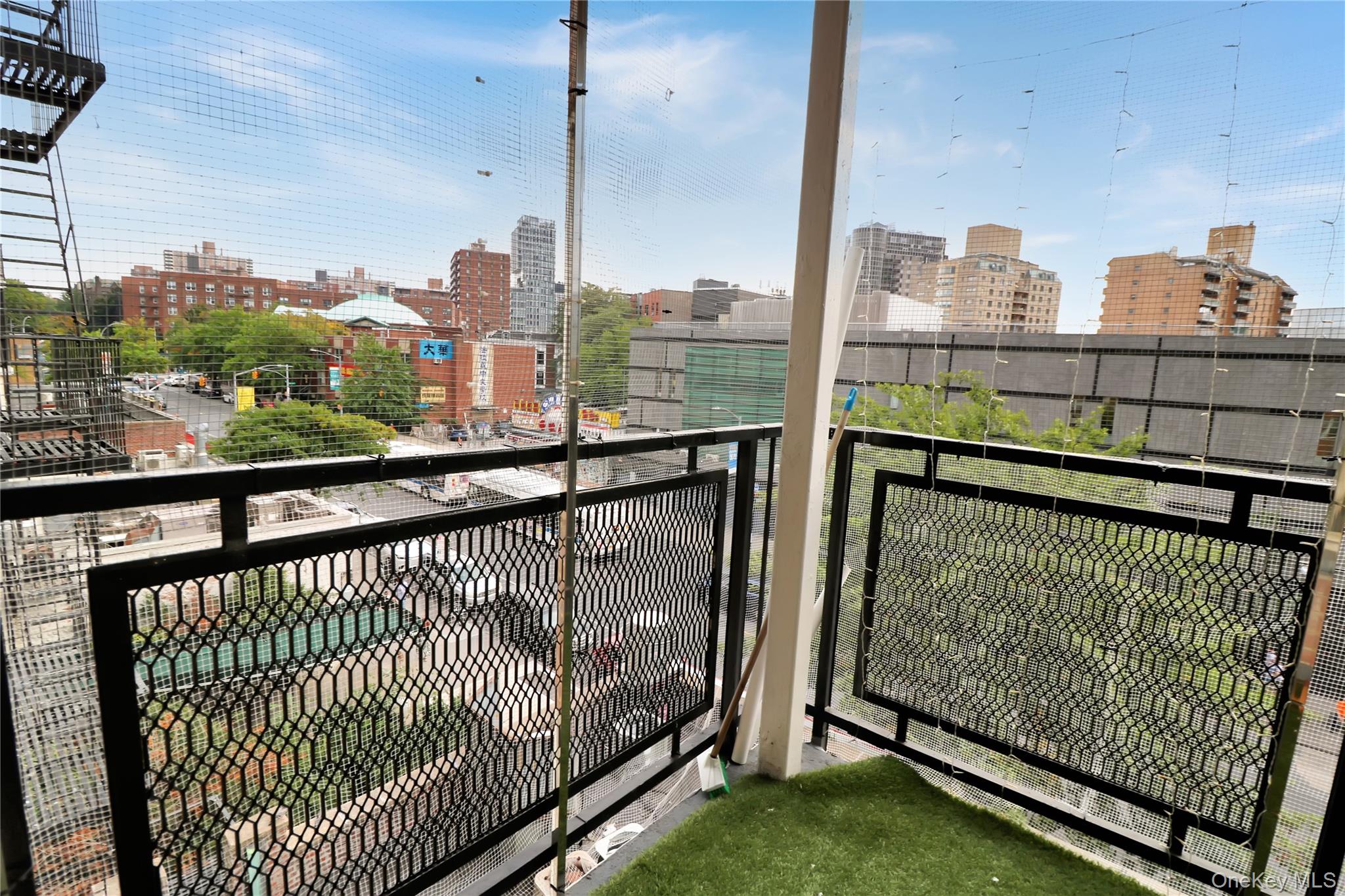 4125 Kissena Boulevard 2t Property Photo 10