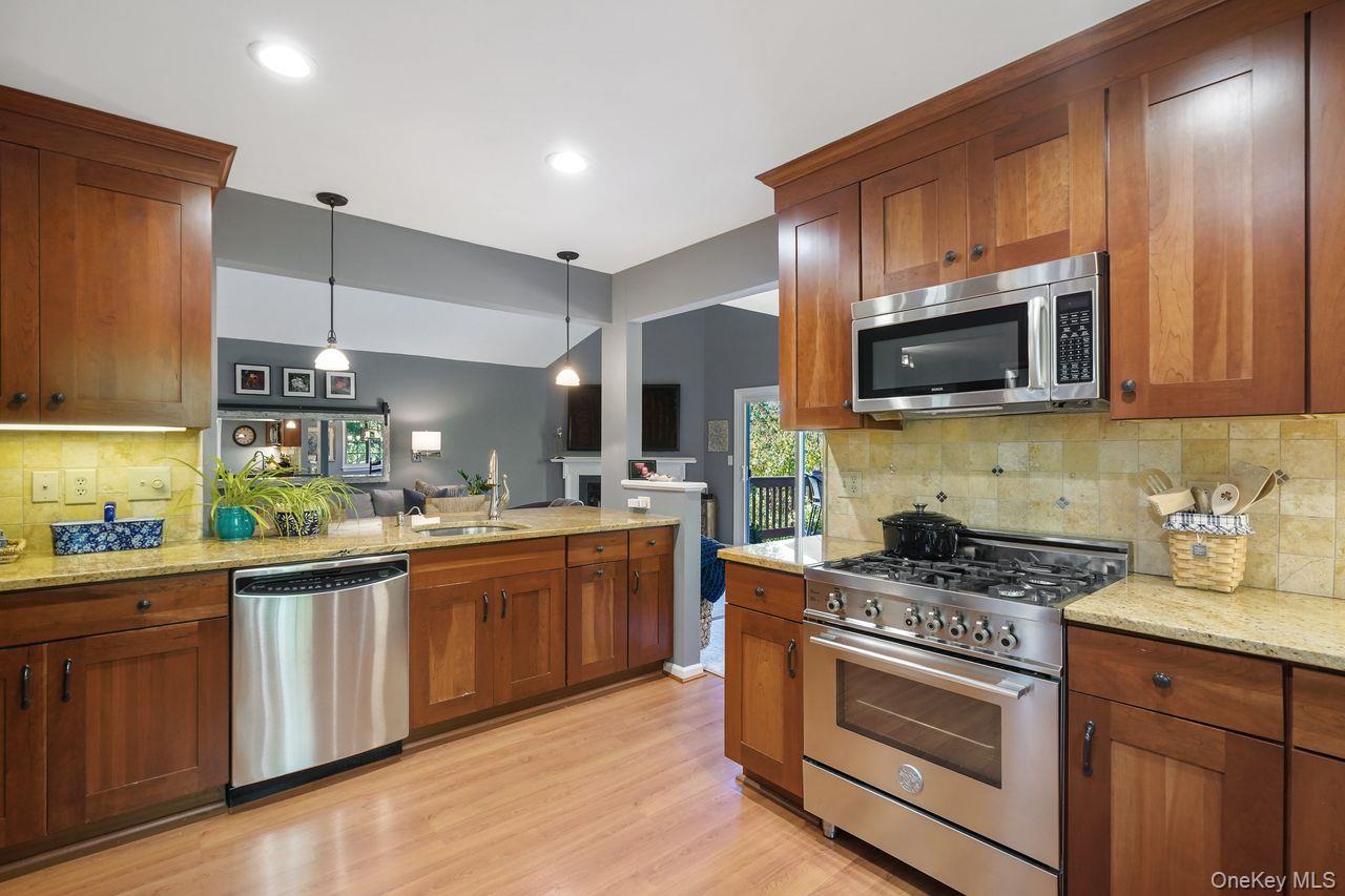 306 Orchard Hill Lane Property Photo 4