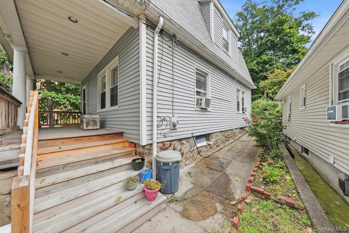 258 Mclean Avenue Property Photo 4