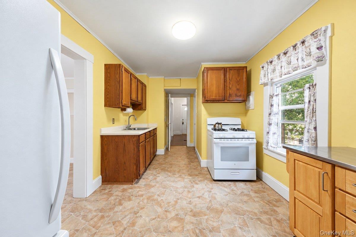 258 Mclean Avenue Property Photo 7