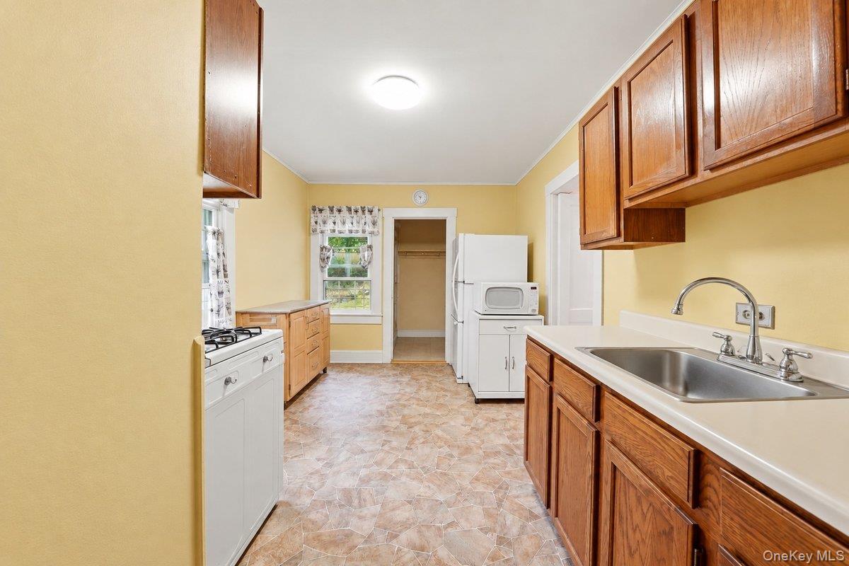 258 Mclean Avenue Property Photo 9