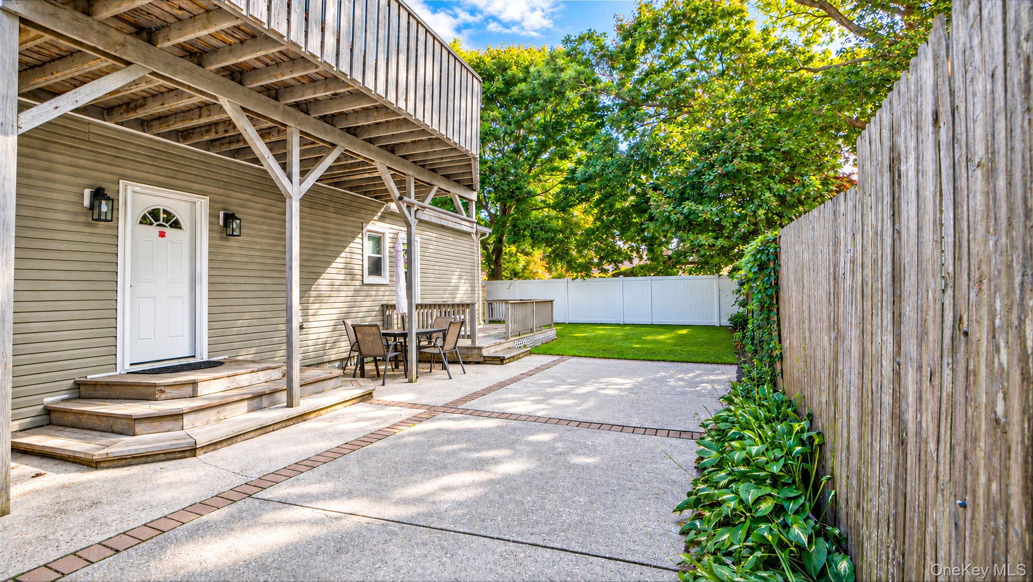 73 Lynbrook Drive Property Photo 32