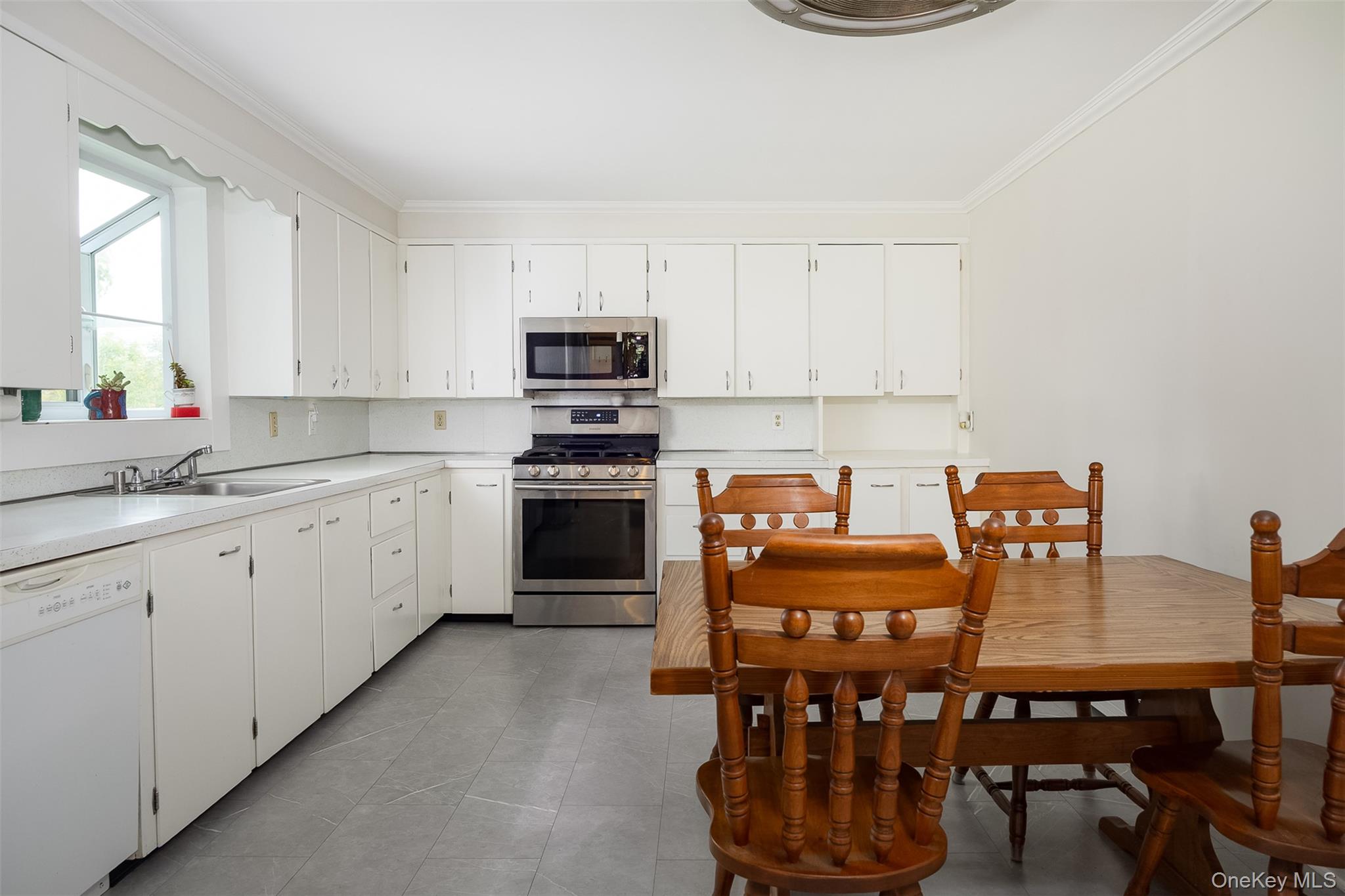 11 Bloomer Road Property Photo 10