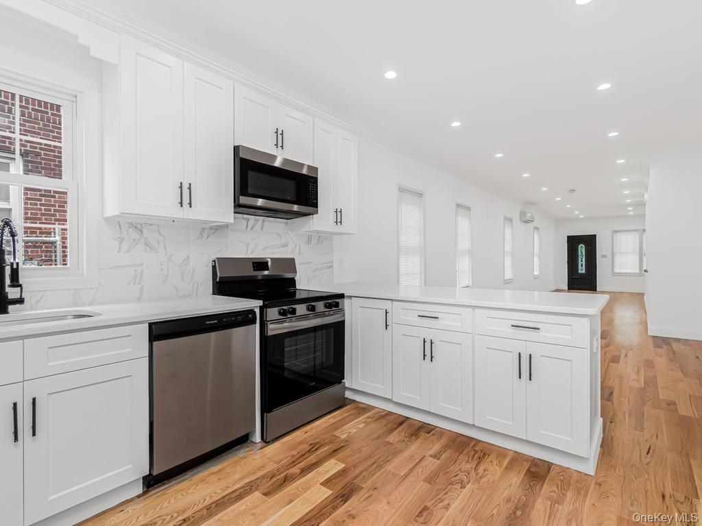 560 Linden Boulevard Property Photo 6