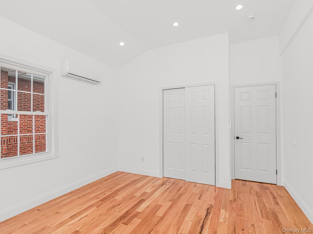 560 Linden Boulevard Property Photo 10