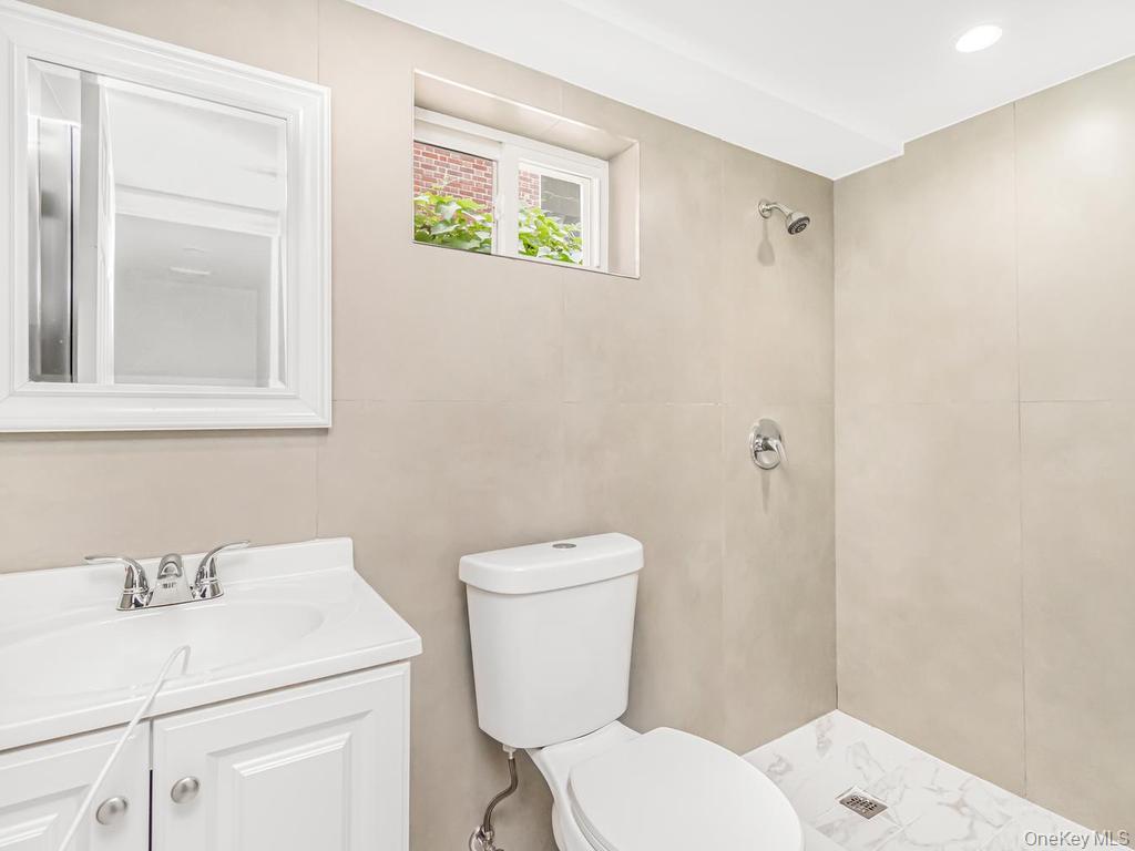 560 Linden Boulevard Property Photo 14