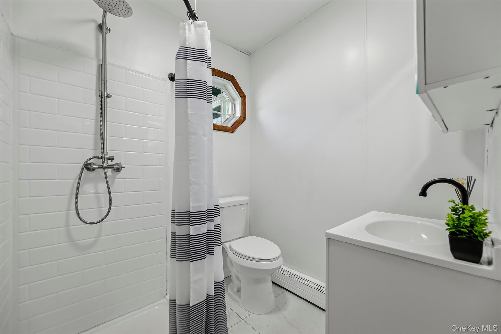 6 Lannis Avenue Property Photo 10