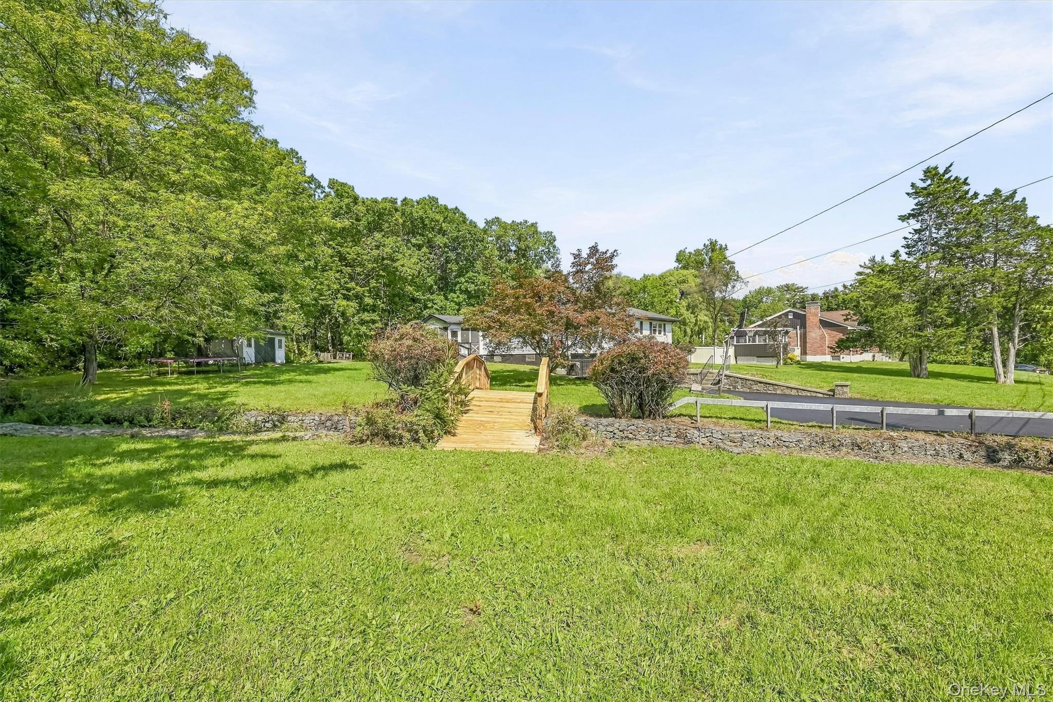 6 Lannis Avenue Property Photo 24