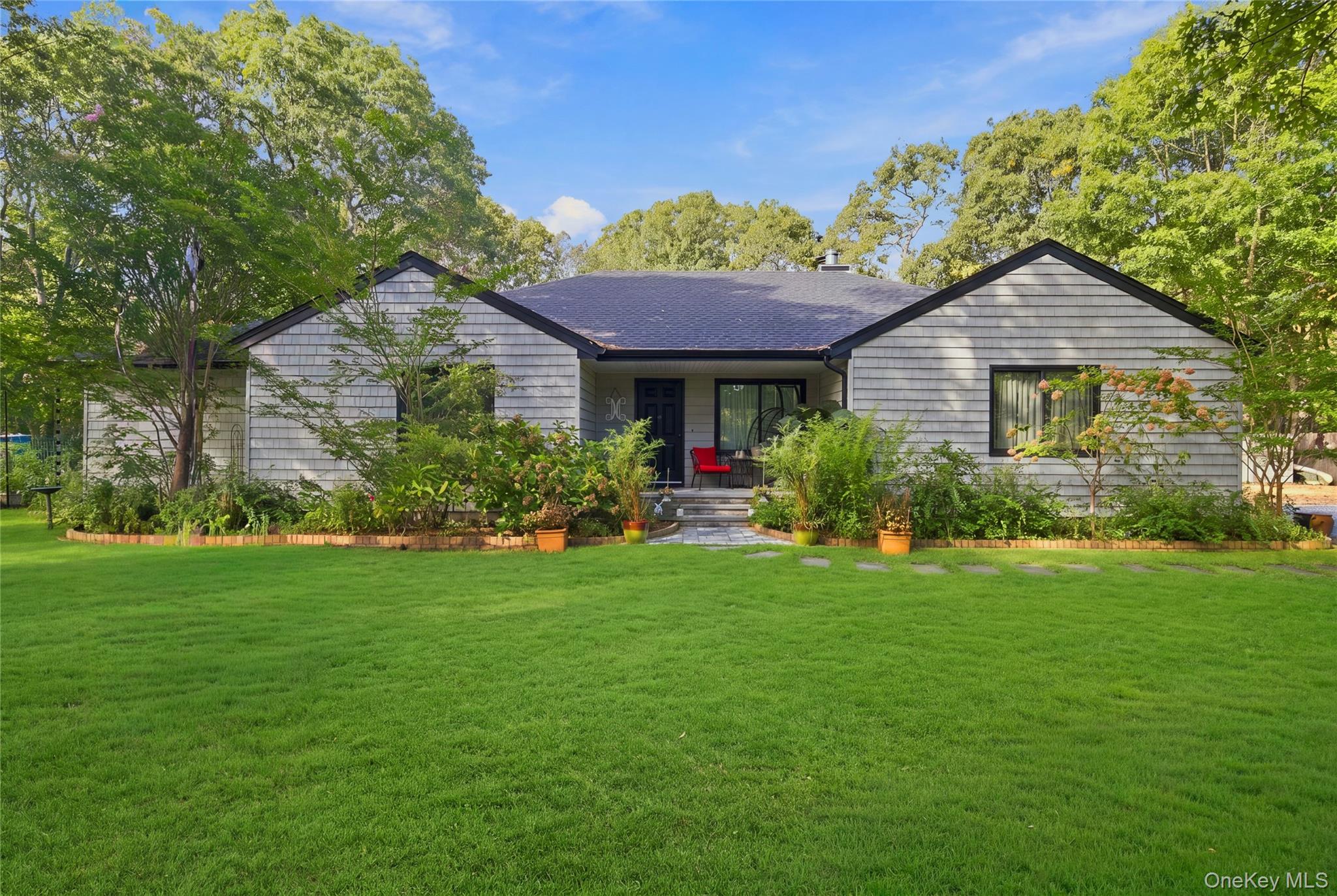 7 Bridle Path Property Photo 1