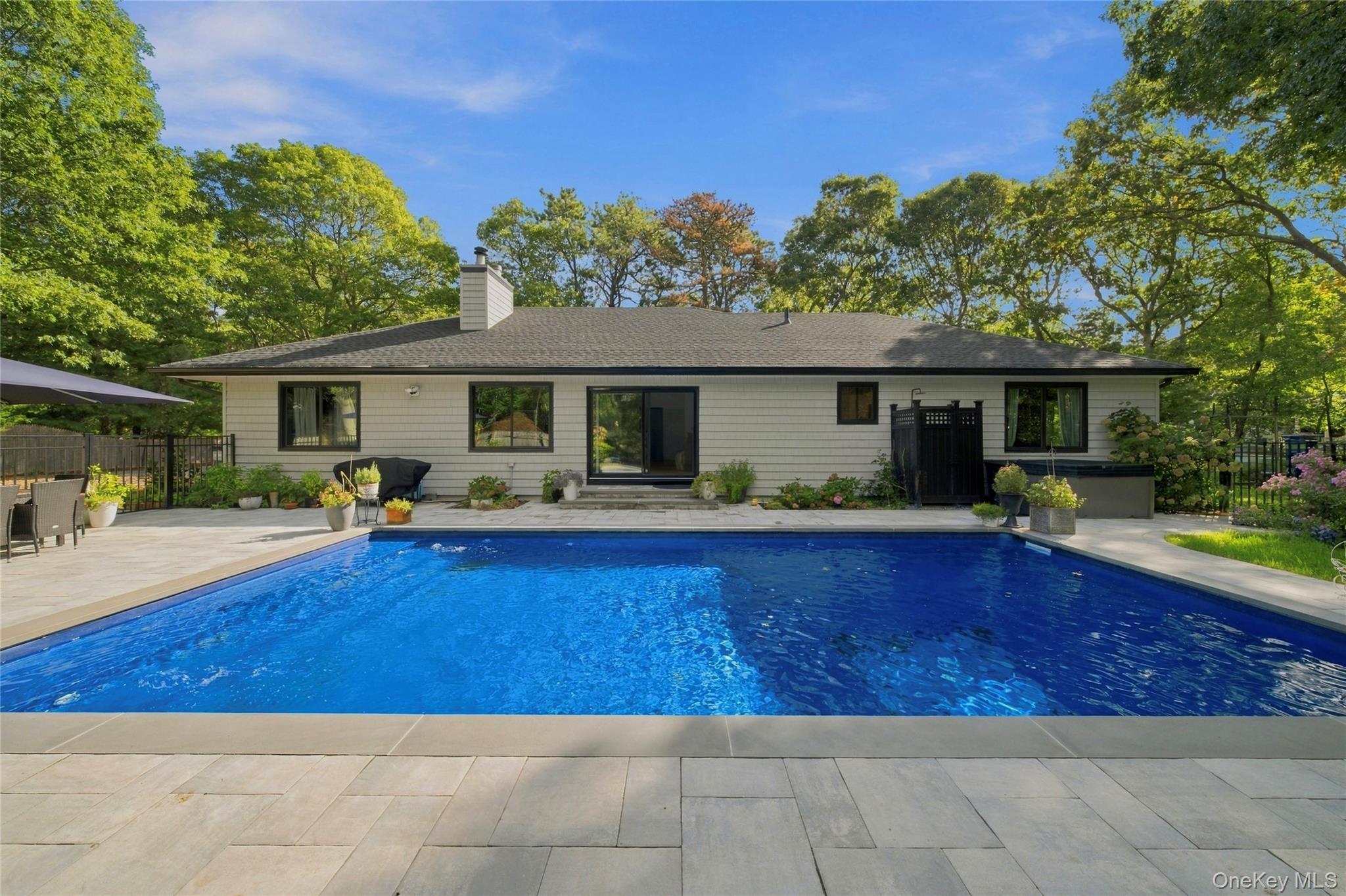 7 Bridle Path Property Photo 2