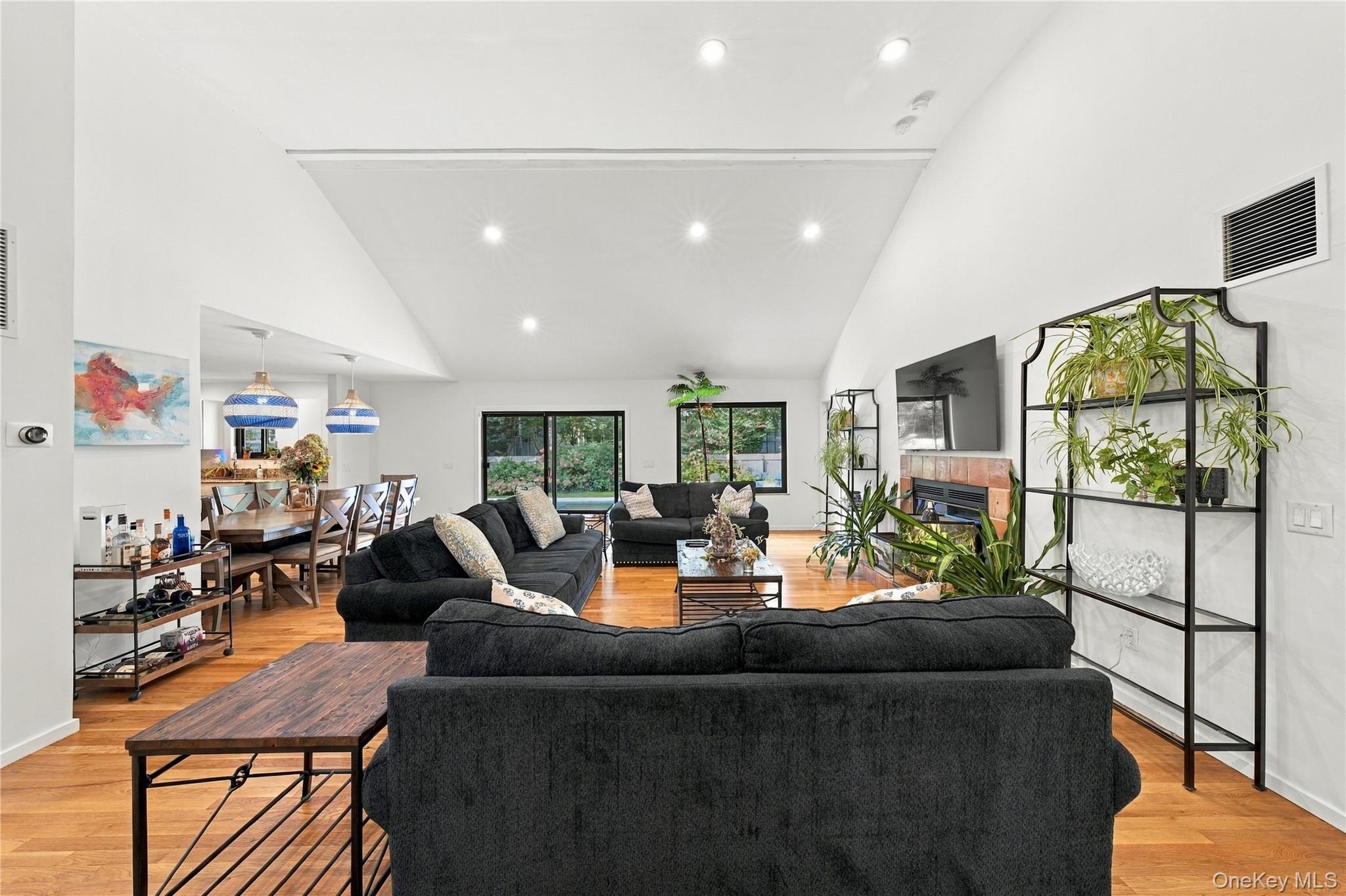 7 Bridle Path Property Photo 4