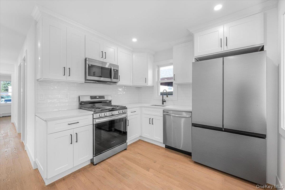 609 Hempstead Gardens Drive Property Photo 11