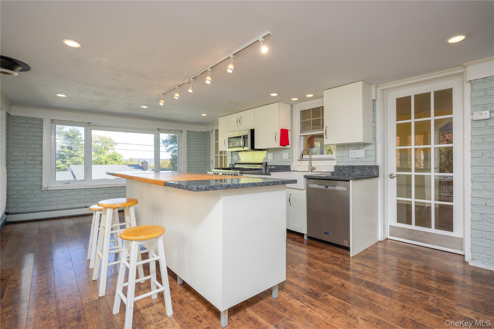 117 Jay Street Property Photo 4