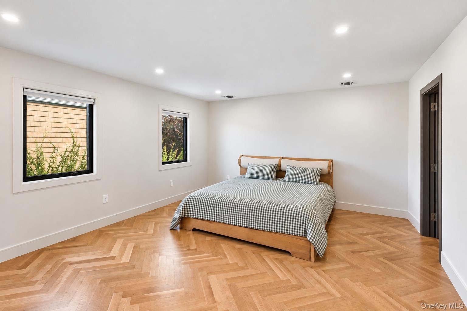 716 Oakland Avenue Property Photo 9