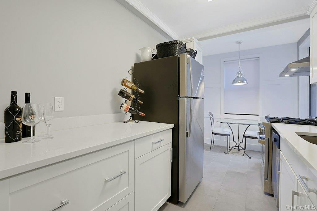 142 Garth Road 3j Property Photo 7