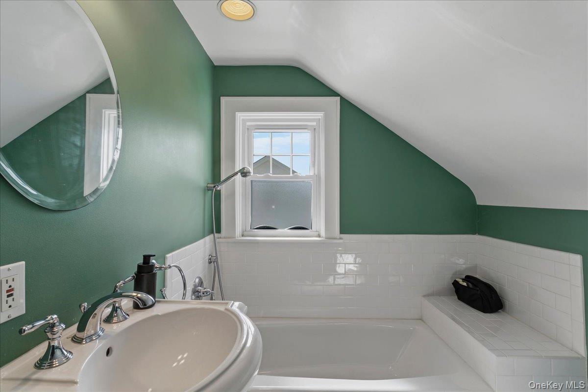 232 Clinton Avenue Property Photo 24