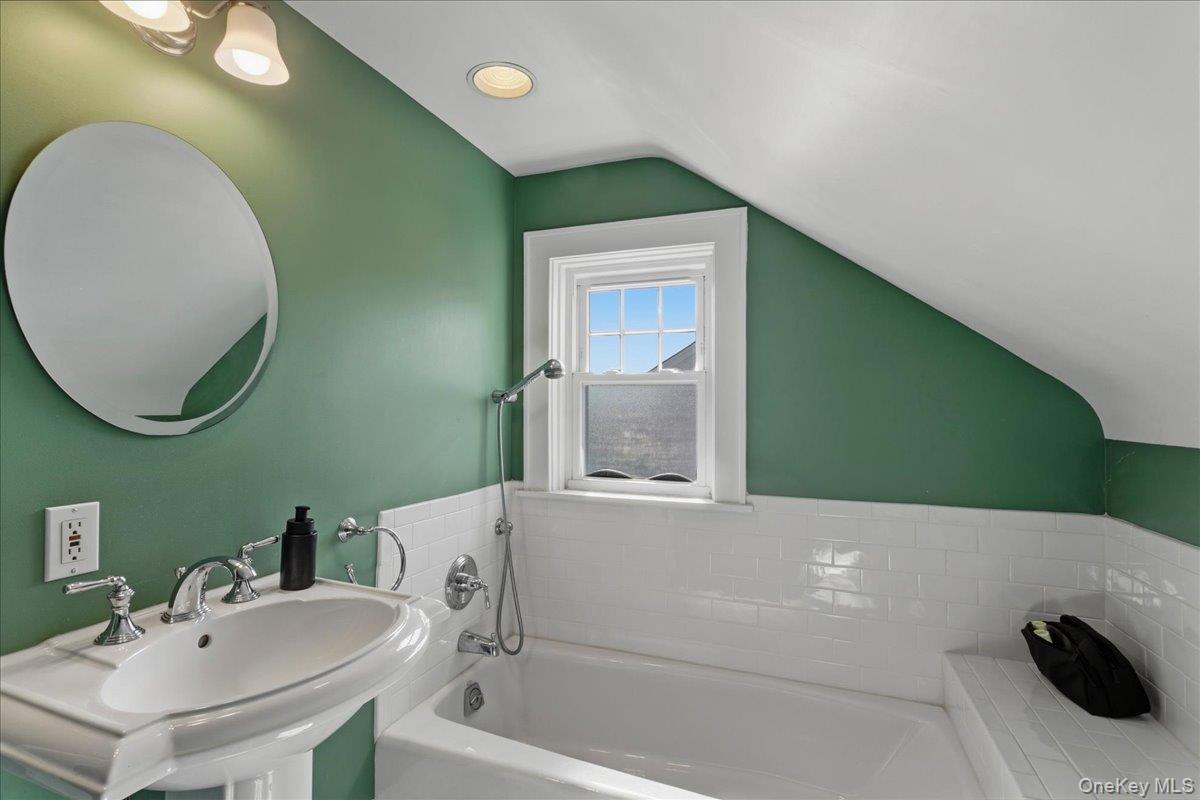 232 Clinton Avenue Property Photo 25