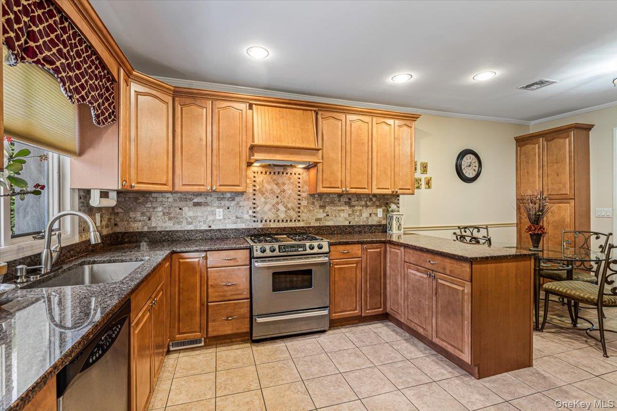 22 Clover Avenue Property Photo 4