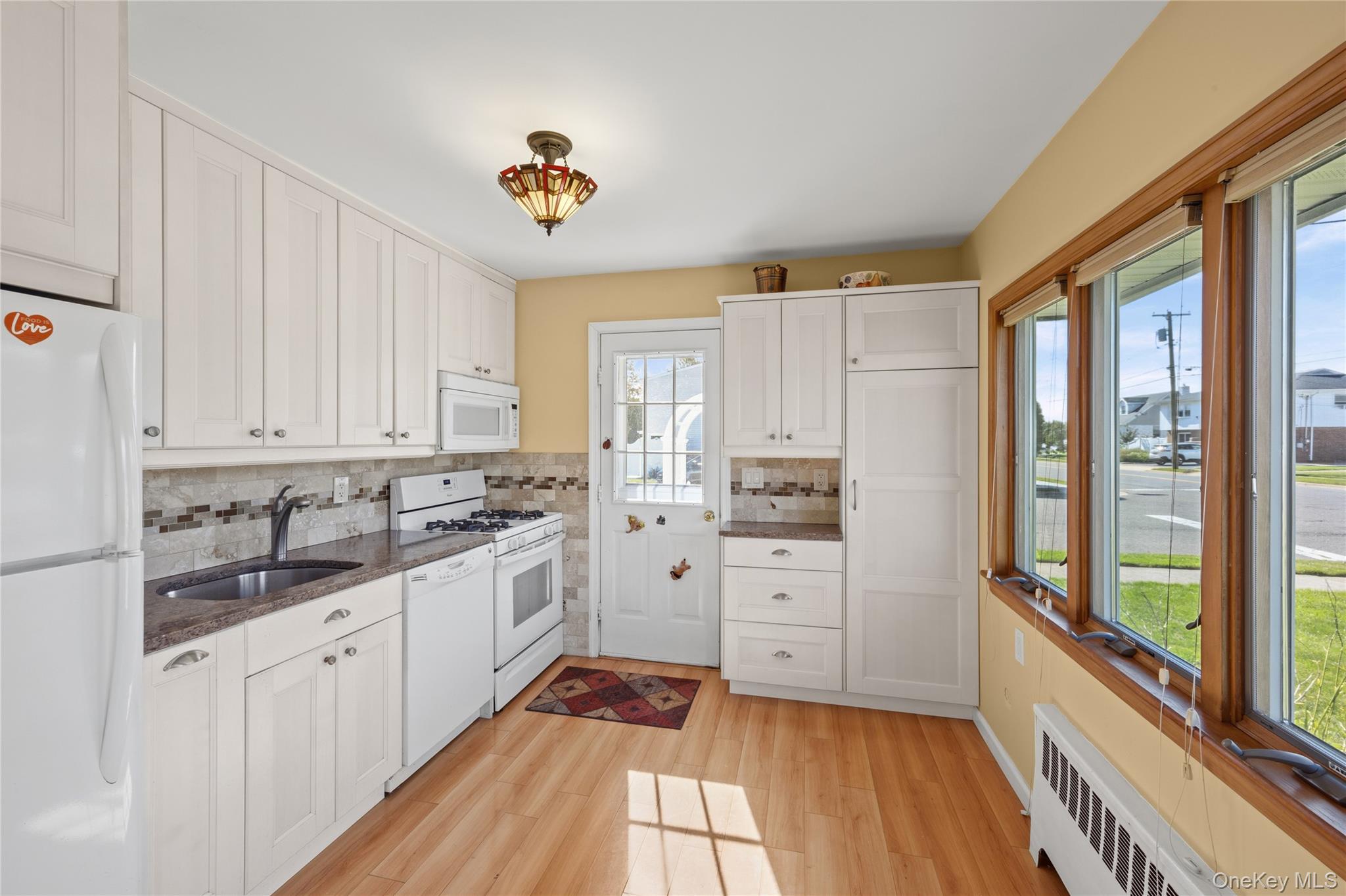 271 Forest Avenue Property Photo 8