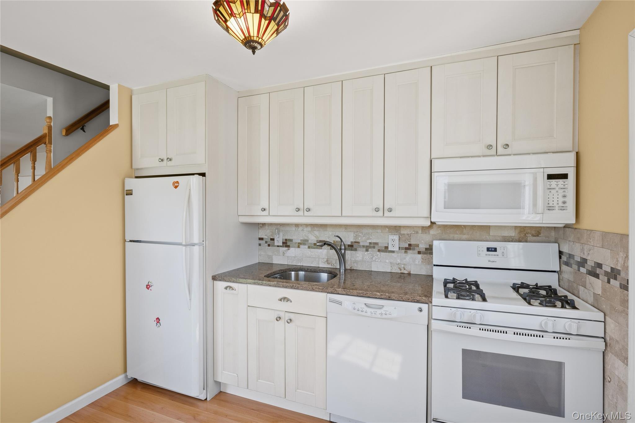 271 Forest Avenue Property Photo 9