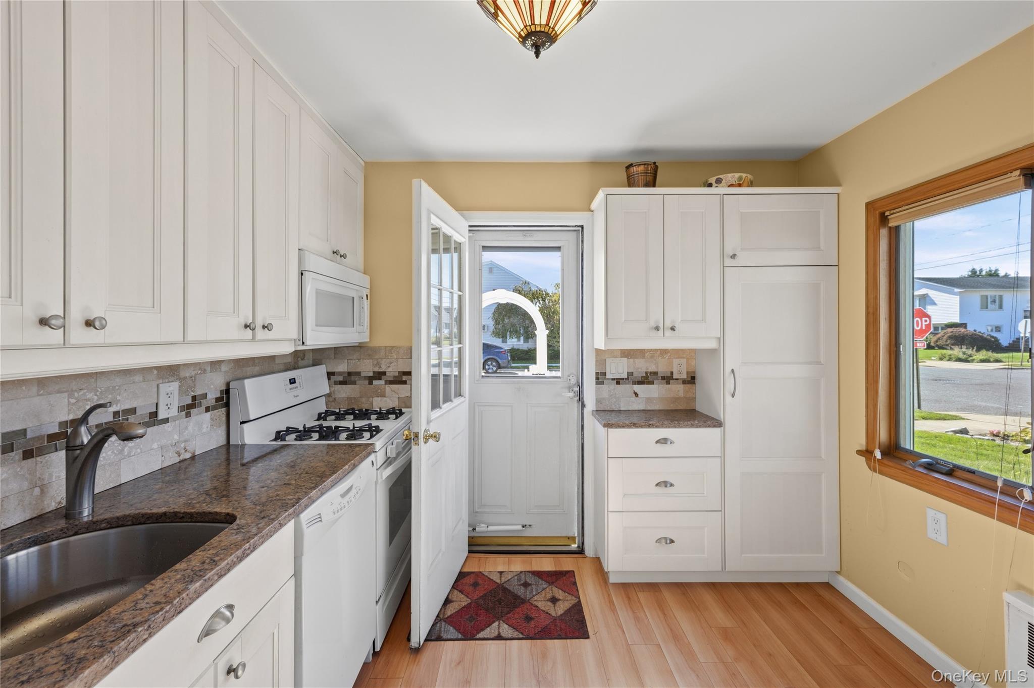 271 Forest Avenue Property Photo 12