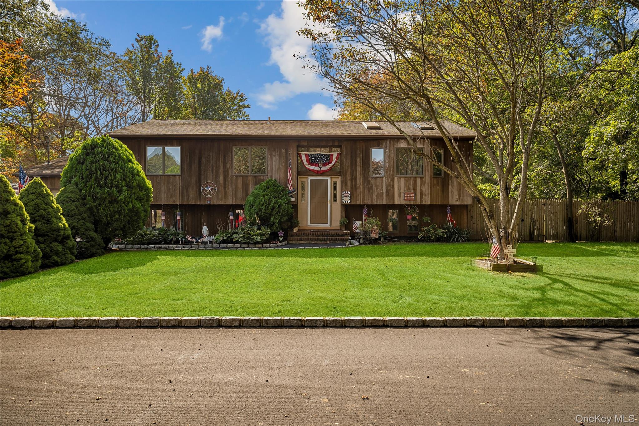 14 Mineola Street Property Photo 1