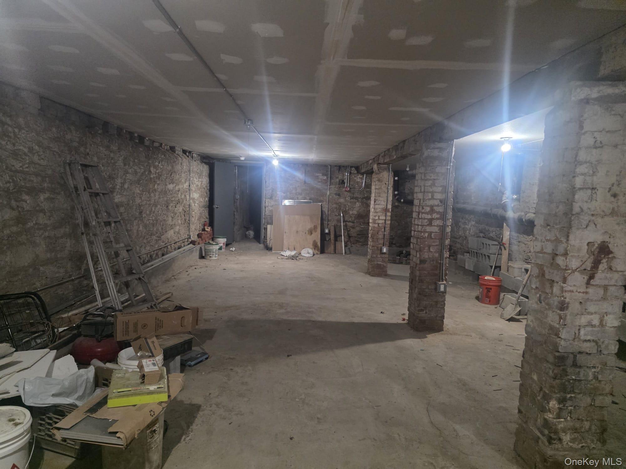 945 Liberty Avenue Property Photo 11