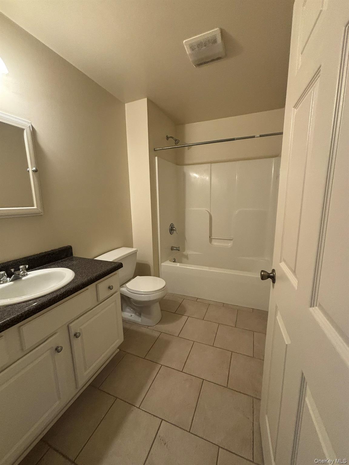 194 E Main Street 9 Property Photo 3