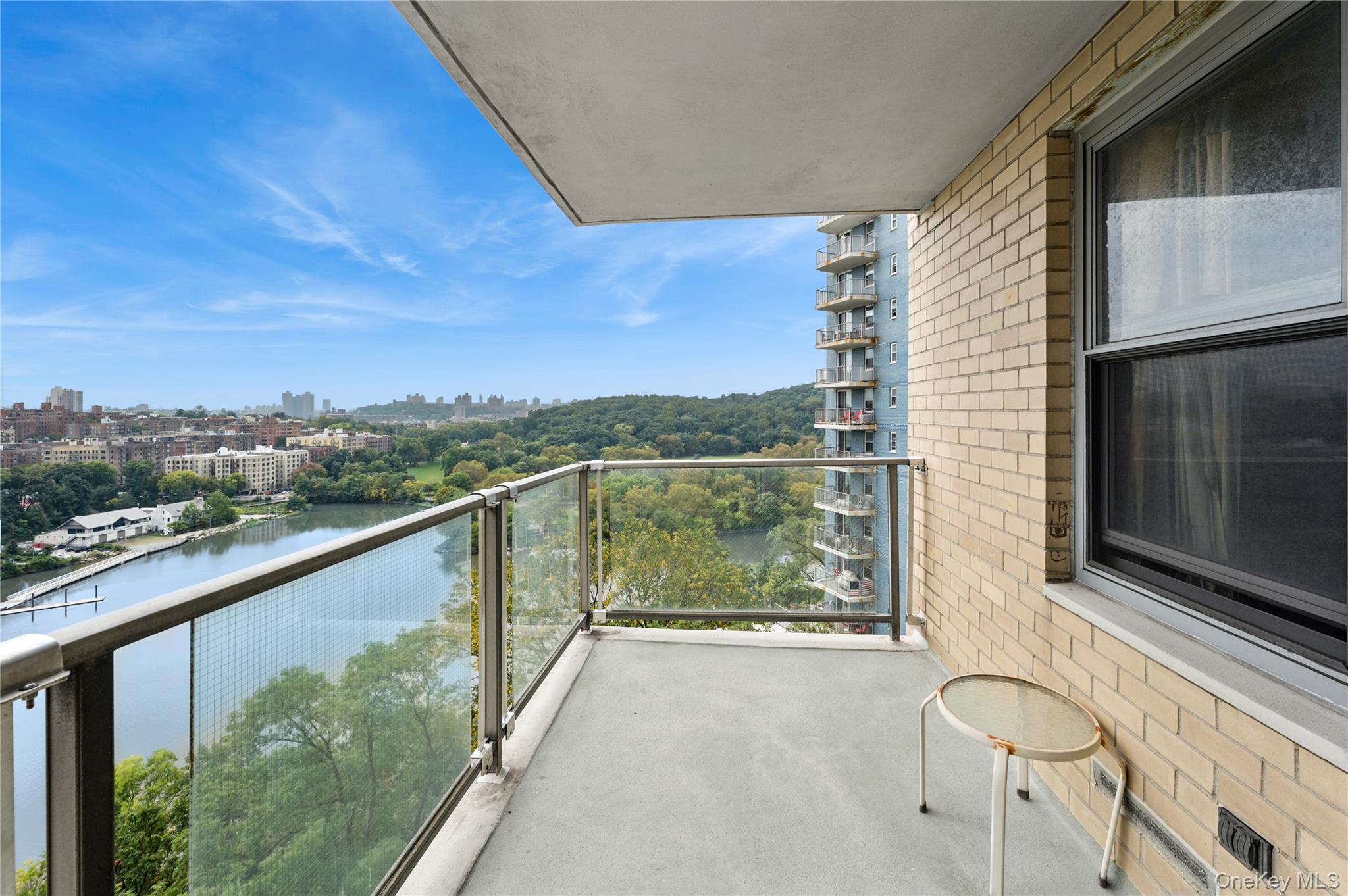 2500 Johnson Avenue 7g Property Photo 14