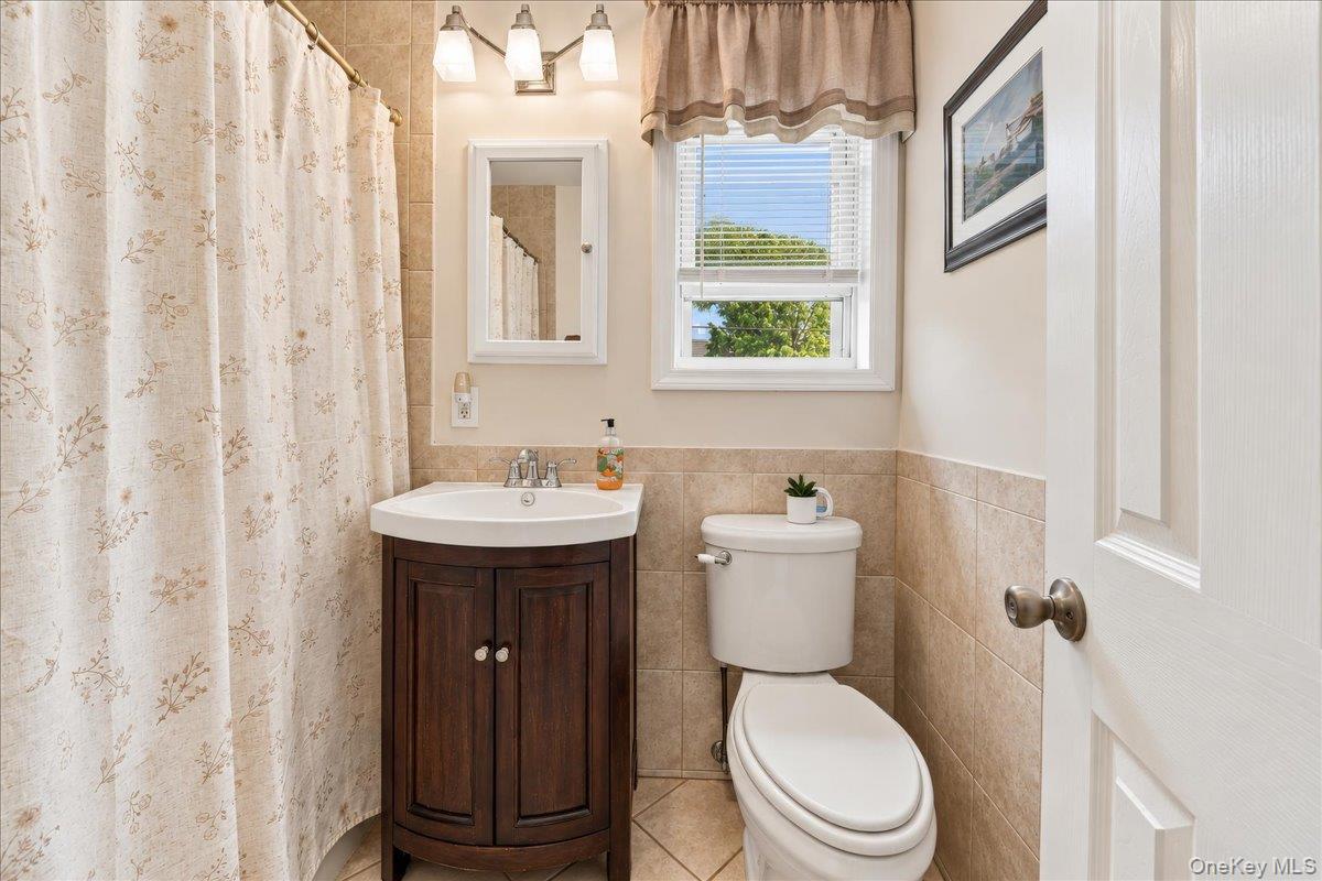 2653 Harding Avenue Property Photo 11