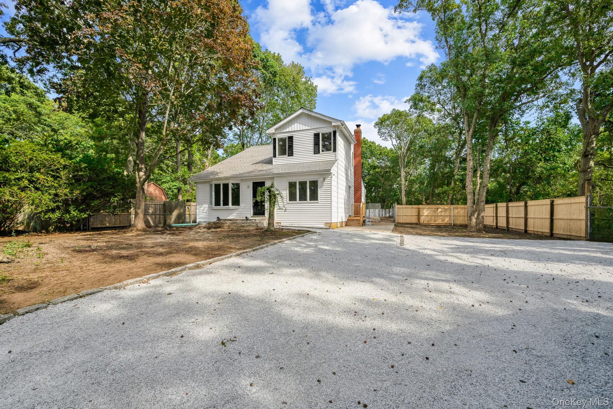 34 Pinelawn Avenue Property Photo 3