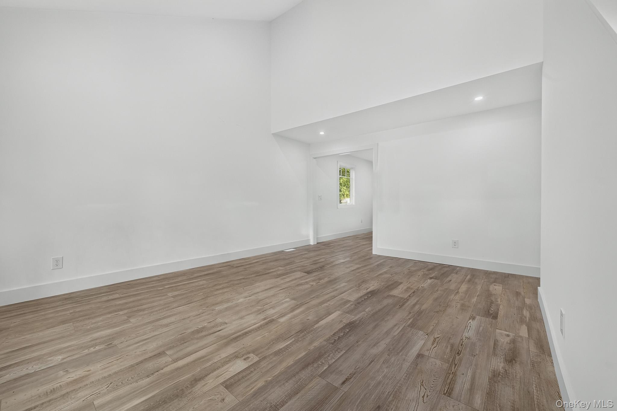 34 Pinelawn Avenue Property Photo 7