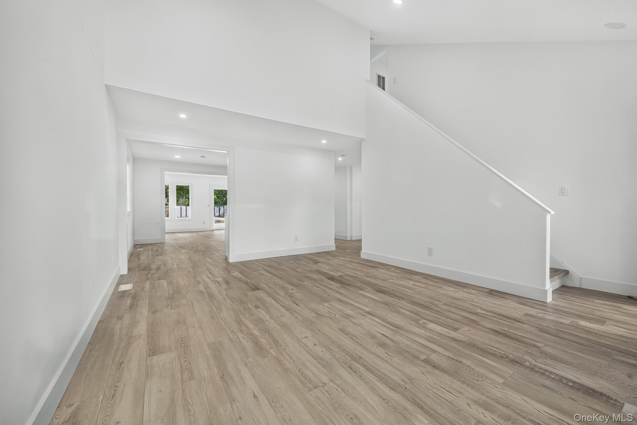 34 Pinelawn Avenue Property Photo 9