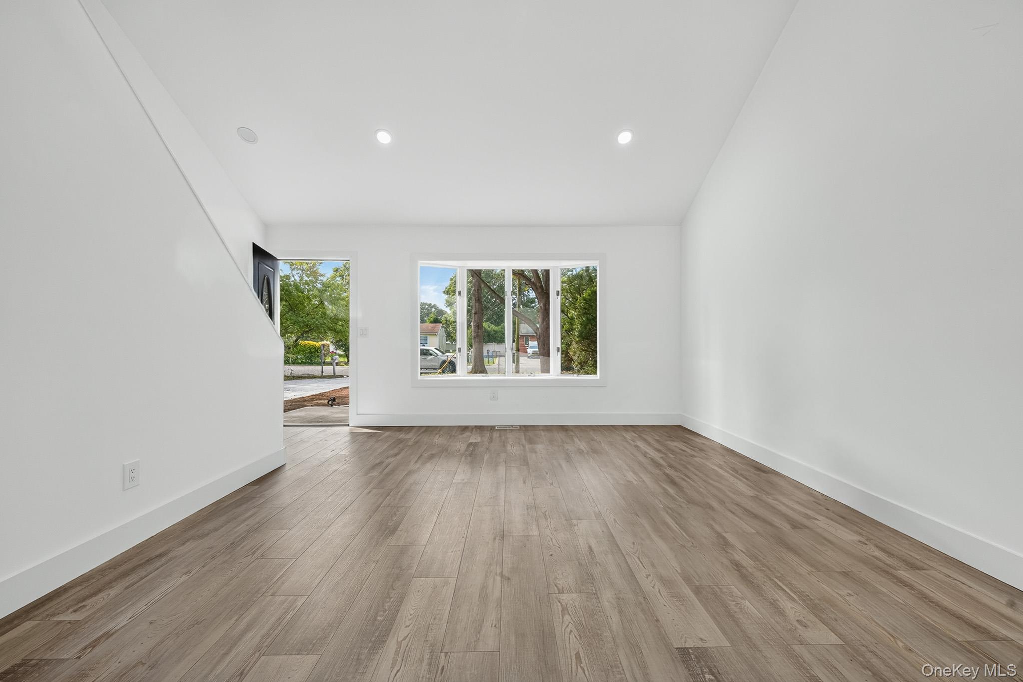 34 Pinelawn Avenue Property Photo 11
