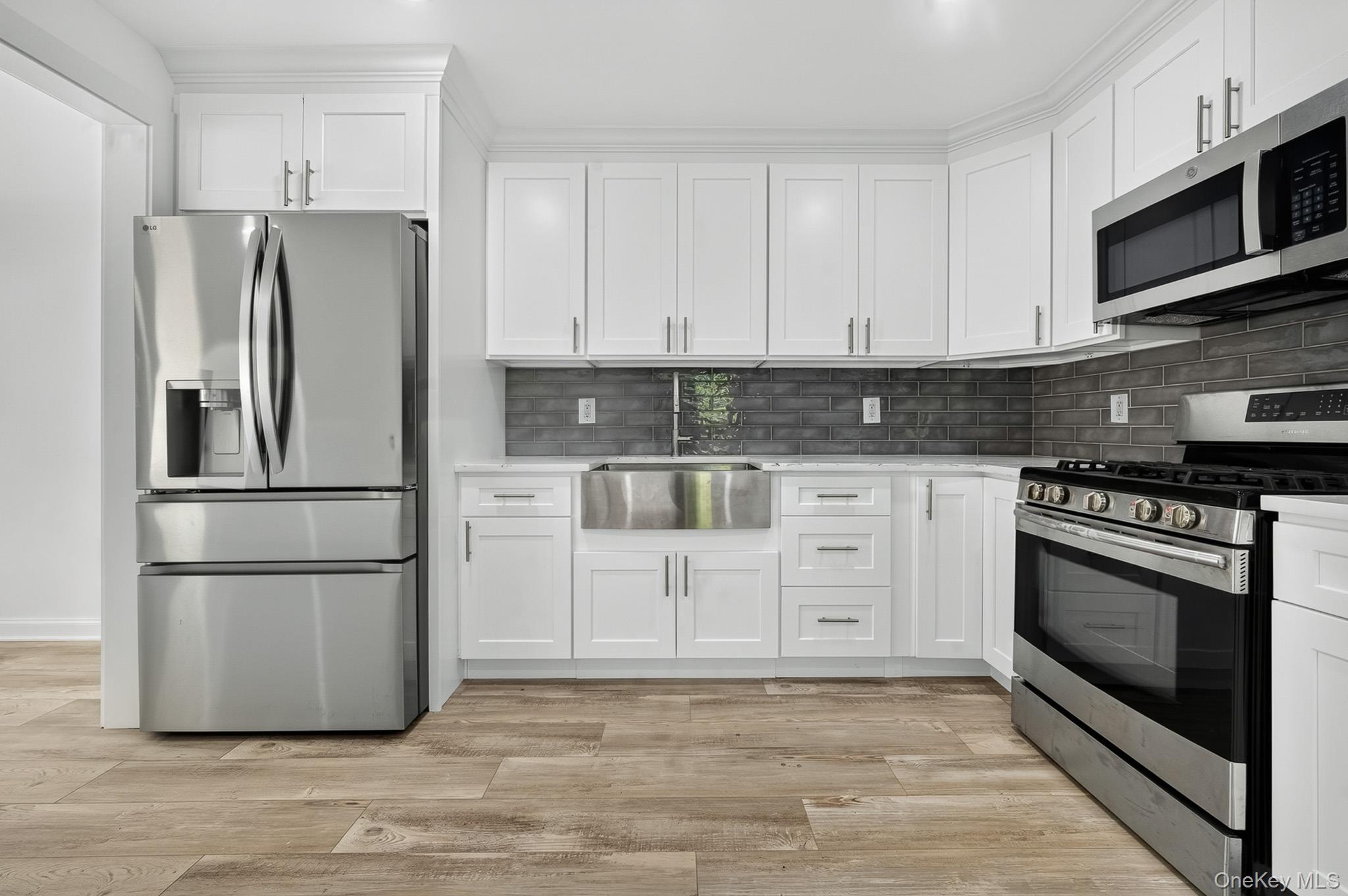 34 Pinelawn Avenue Property Photo 14