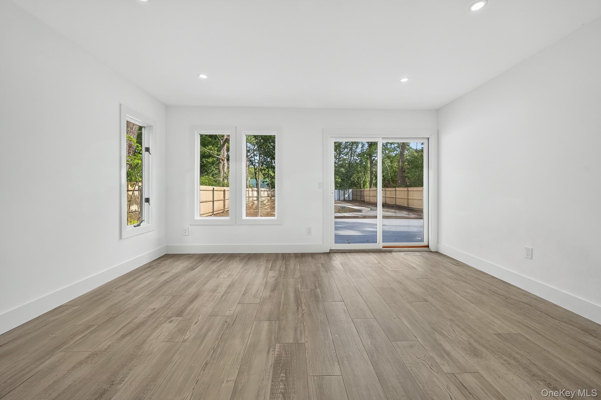 34 Pinelawn Avenue Property Photo 17