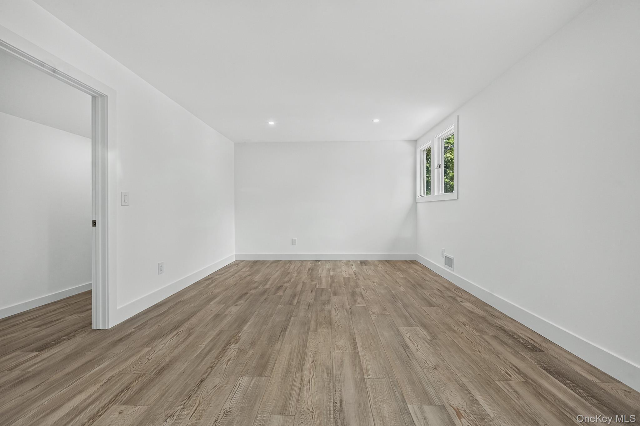 34 Pinelawn Avenue Property Photo 31