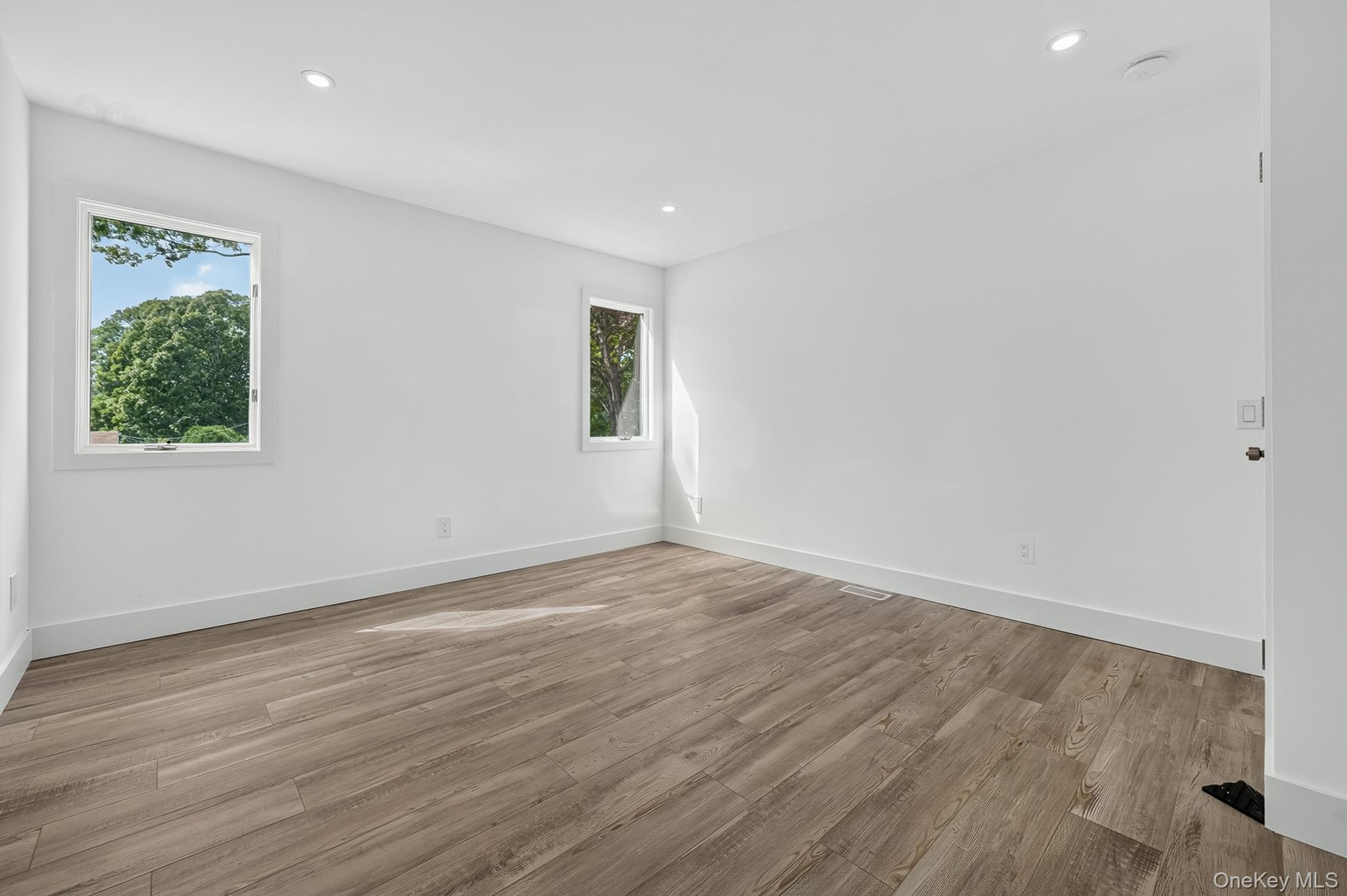 34 Pinelawn Avenue Property Photo 36