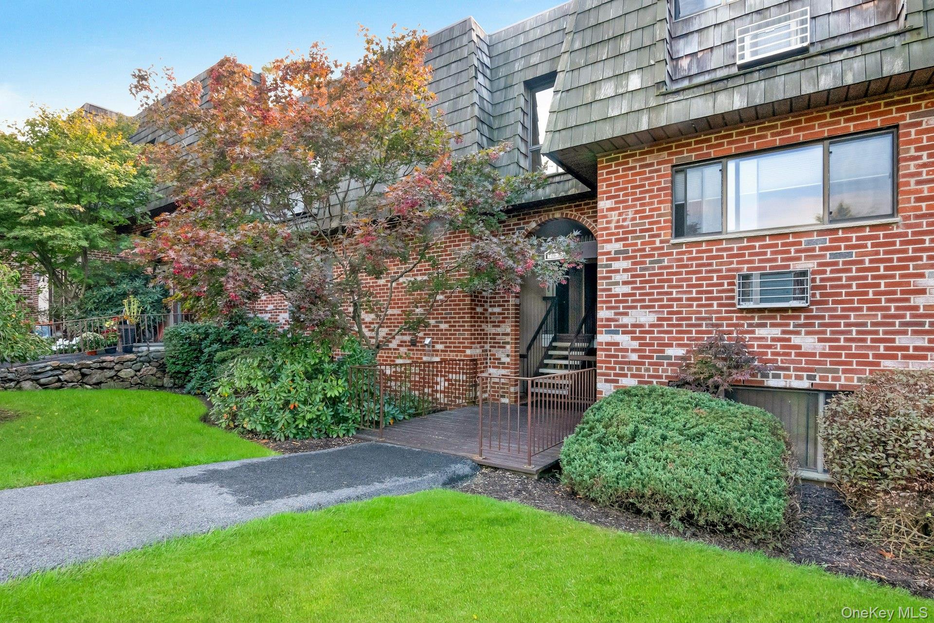 7-10 Briarcliff Drive 10 Property Photo 1