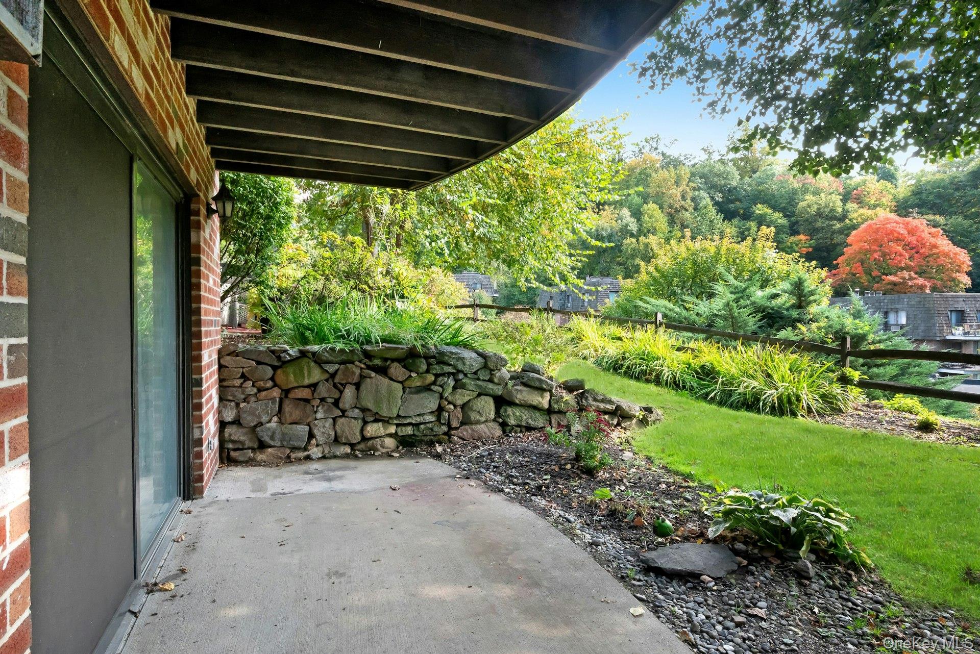 7-10 Briarcliff Drive 10 Property Photo 18